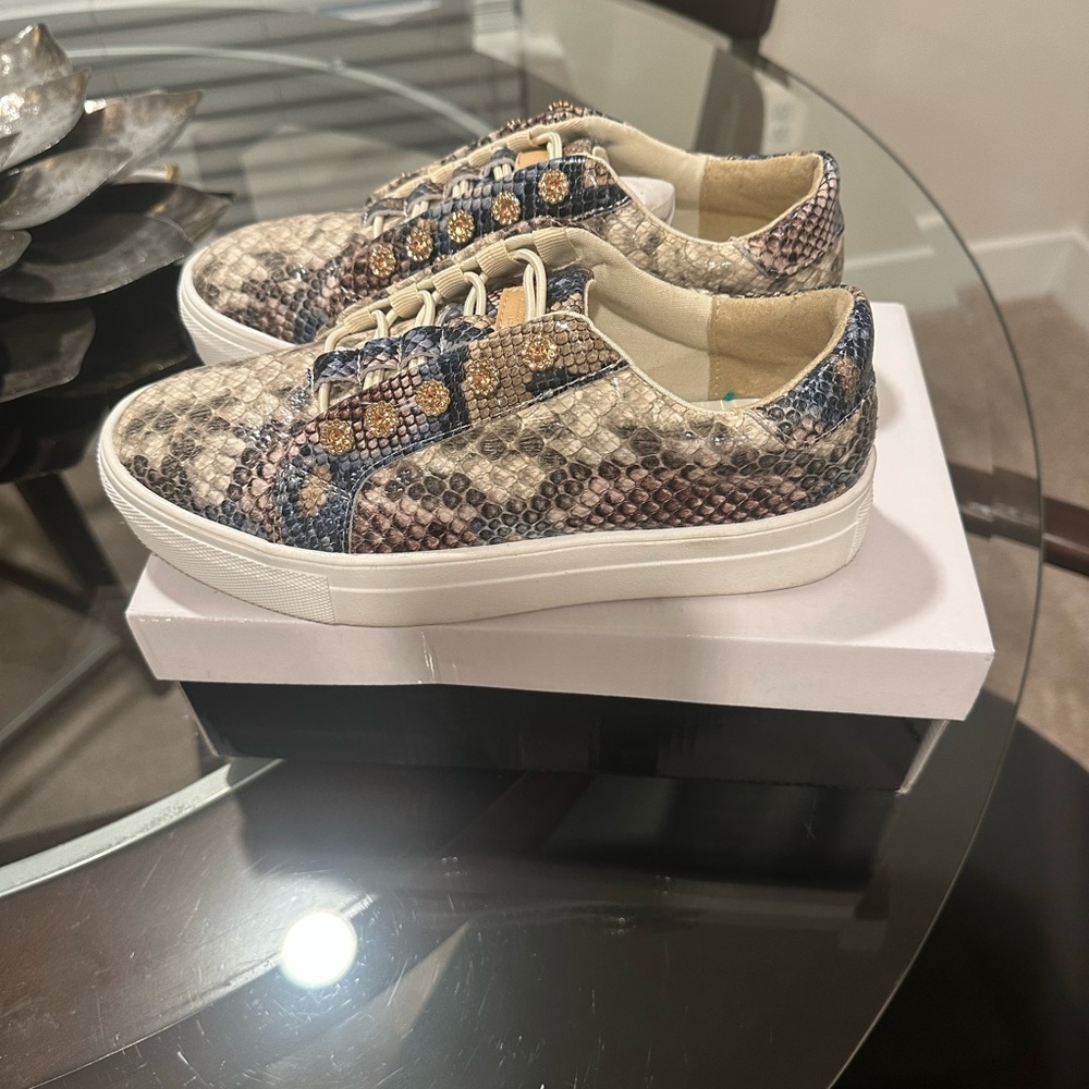 KURT GEIGER LONDON Snake-Embossed Platform Sneakers - Picture 3 of 5